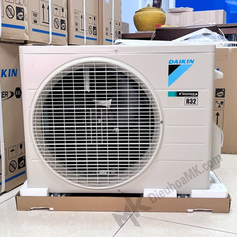 Thiết bị ngoài trời Điều hoà Daikin 1 chiều inverter 12000BTU FTKB35YVMV